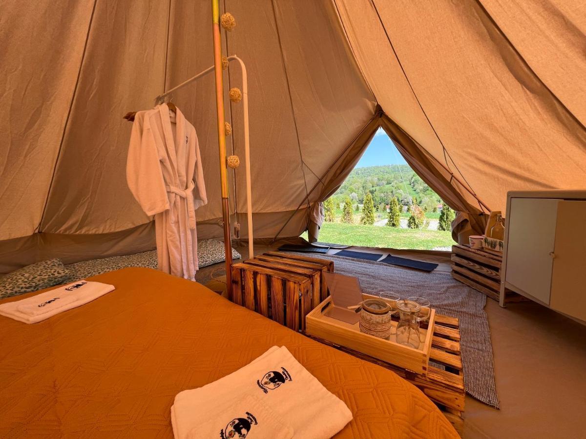 Отель Glamping Bieszczady Z Jacuzzi I Basenem Солина Экстерьер фото