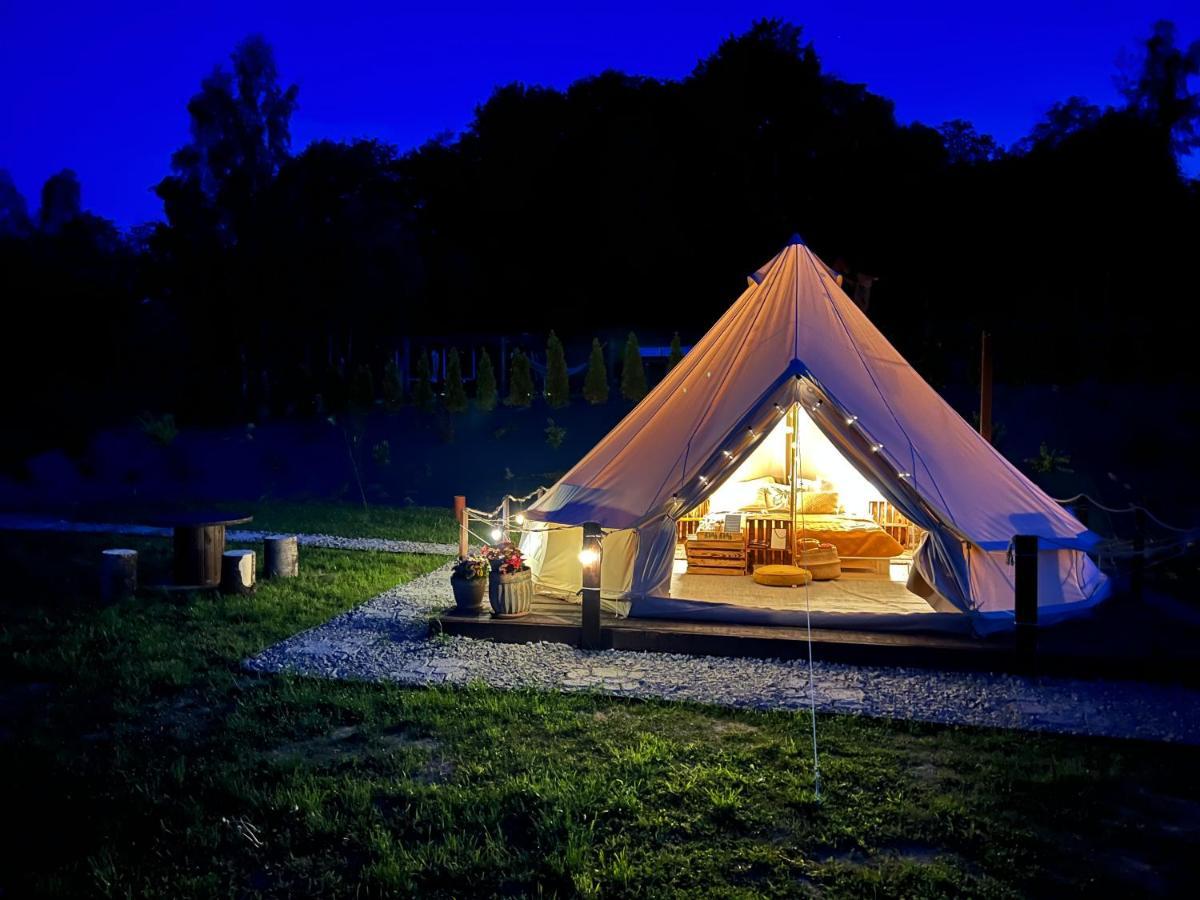 Отель Glamping Bieszczady Z Jacuzzi I Basenem Солина Экстерьер фото
