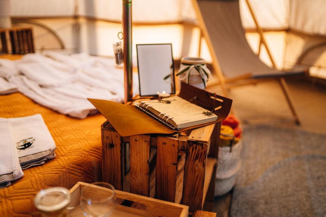 Отель Glamping Bieszczady Z Jacuzzi I Basenem Солина Экстерьер фото