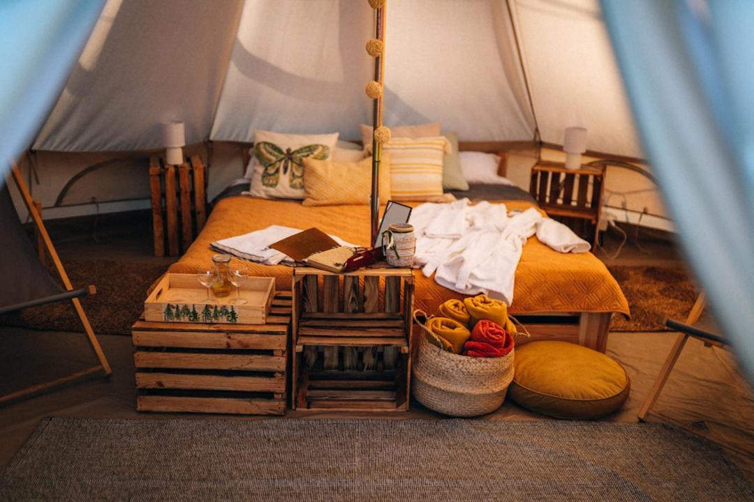 Отель Glamping Bieszczady Z Jacuzzi I Basenem Солина Экстерьер фото