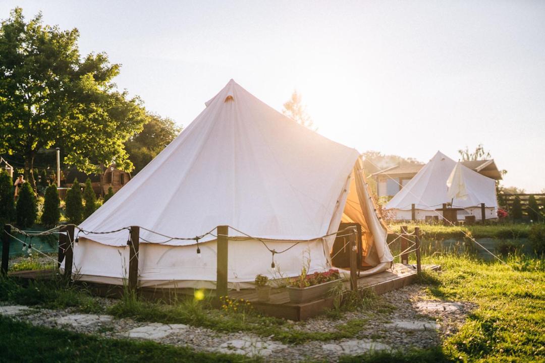Отель Glamping Bieszczady Z Jacuzzi I Basenem Солина Экстерьер фото